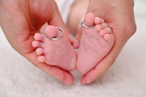 建湖宝宝发烧手心比额头烫